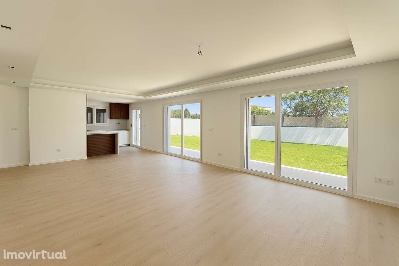 Moradia T4 Nova com Jardim e Piscina Privativa em Condomínio Exclusivo - Grande imagem: 5/32