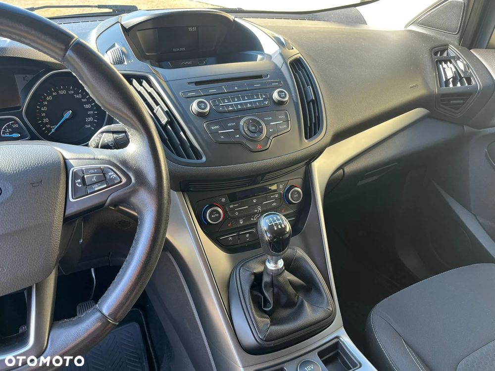 Ford Kuga - 12