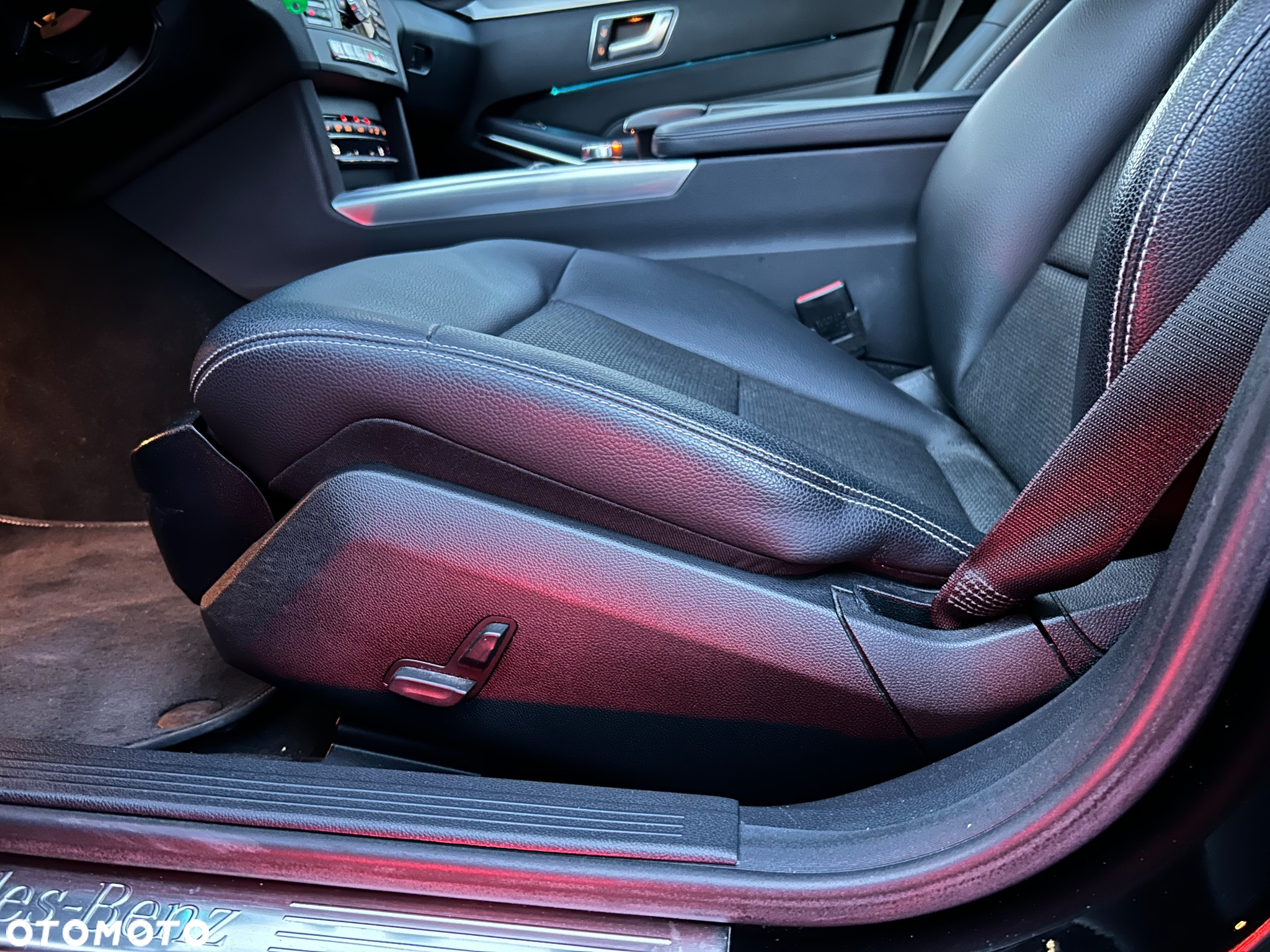 Mercedes-Benz Klasa E 250 BlueTEC 4-Matic Avantgarde - 18
