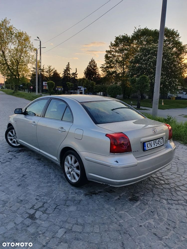 Toyota Avensis 2.0 D-4D High - 3