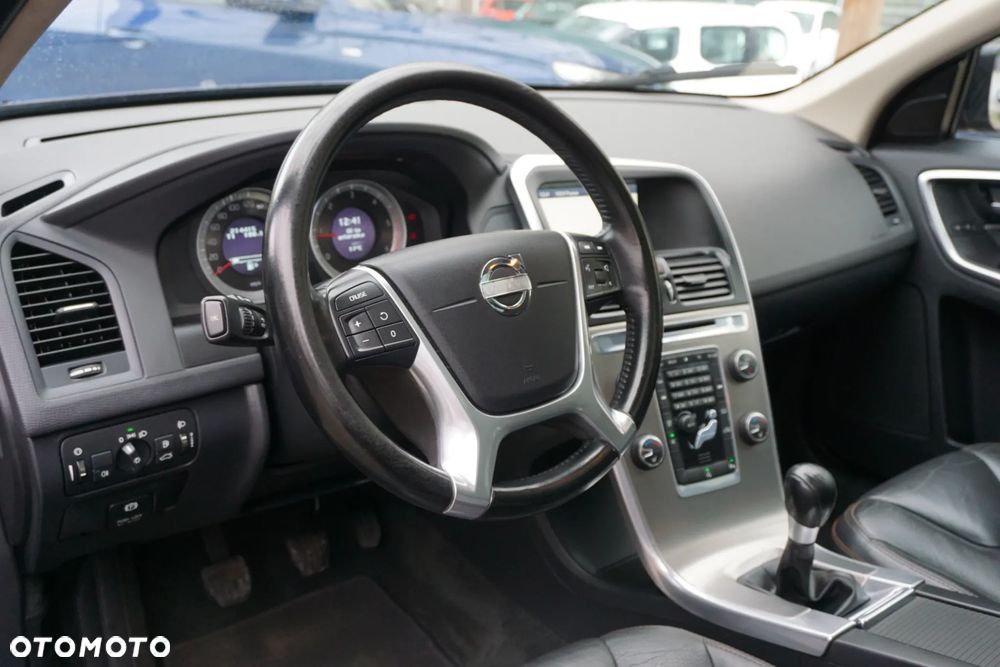 Volvo XC 60 D3 Momentum - 9