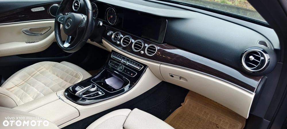 Mercedes-Benz Klasa E 220 d 4Matic 9G-TRONIC Avantgarde - 3