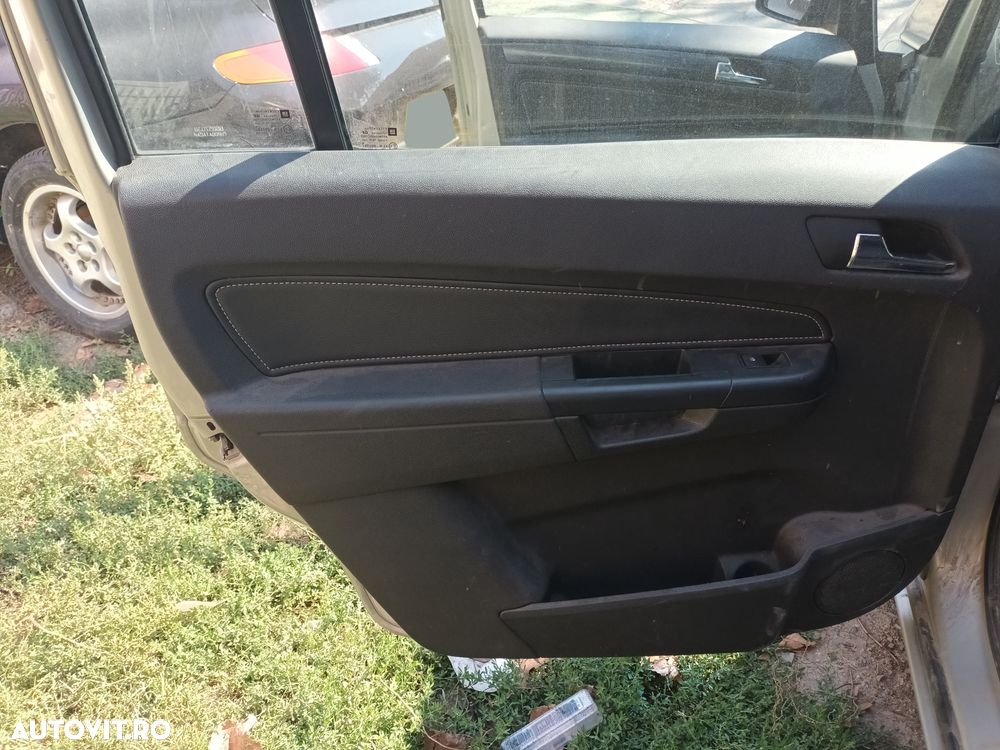 Dezmembrari  Opel ZAFIRA B  2005  > 0000 1.9 CDTI Motorina - 39