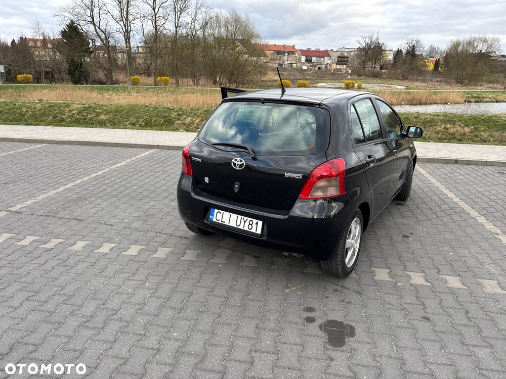 Toyota Yaris 1.3 VVT-i Sol - 4