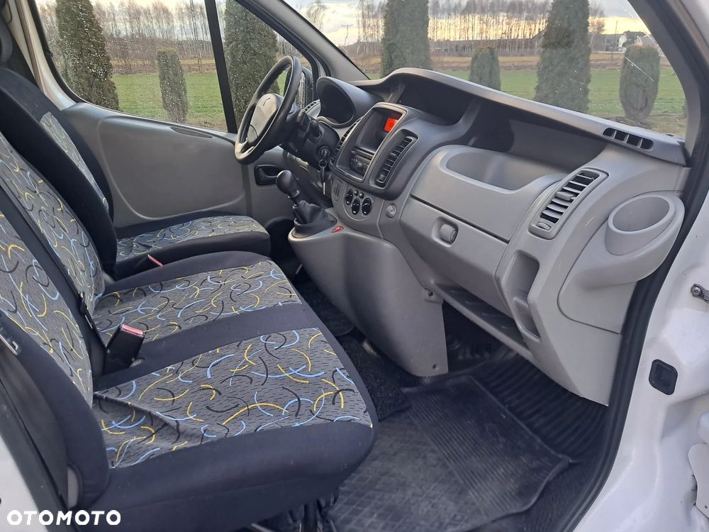Renault TRAFIC - 10