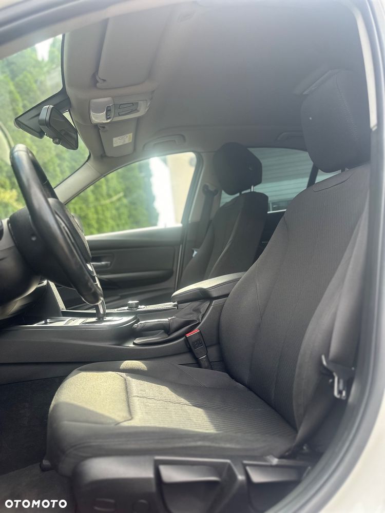 BMW Seria 3 318i - 18
