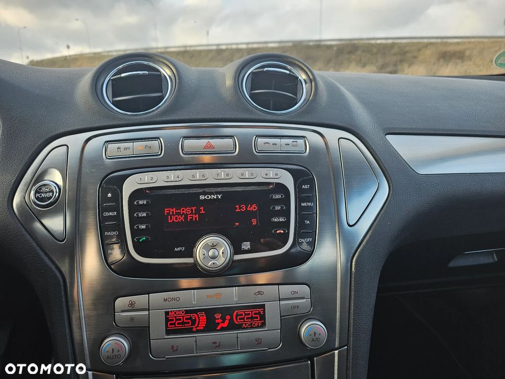 Ford Mondeo 2.0 FF Platinium X Plus (Titanium) - 23