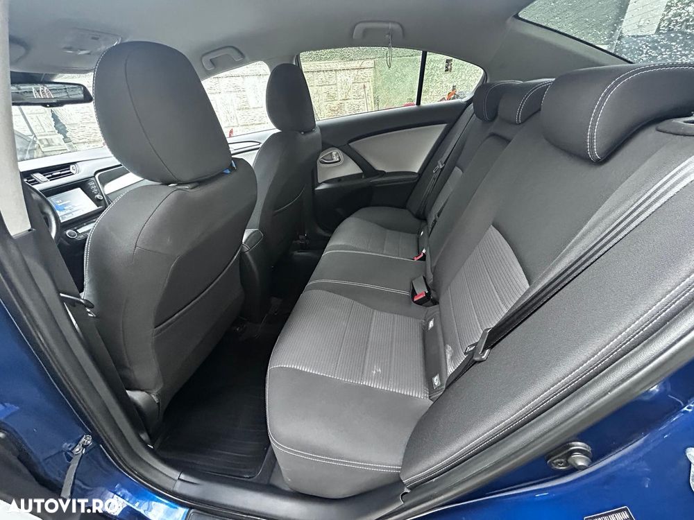Toyota Avensis - 13