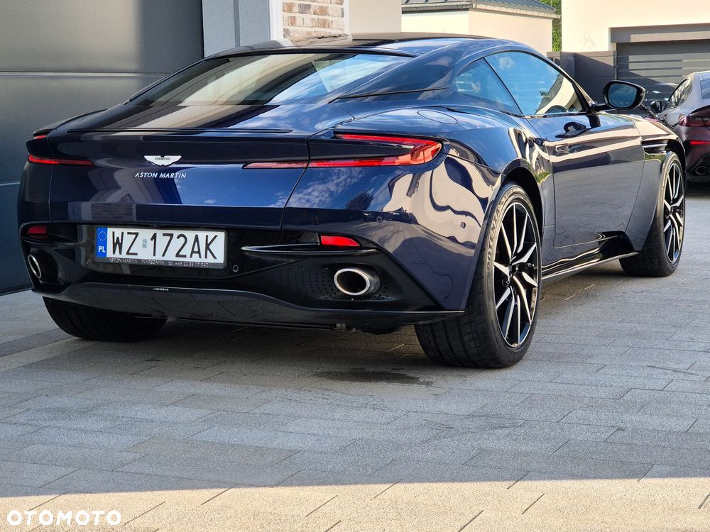 Aston Martin DB11 - 6