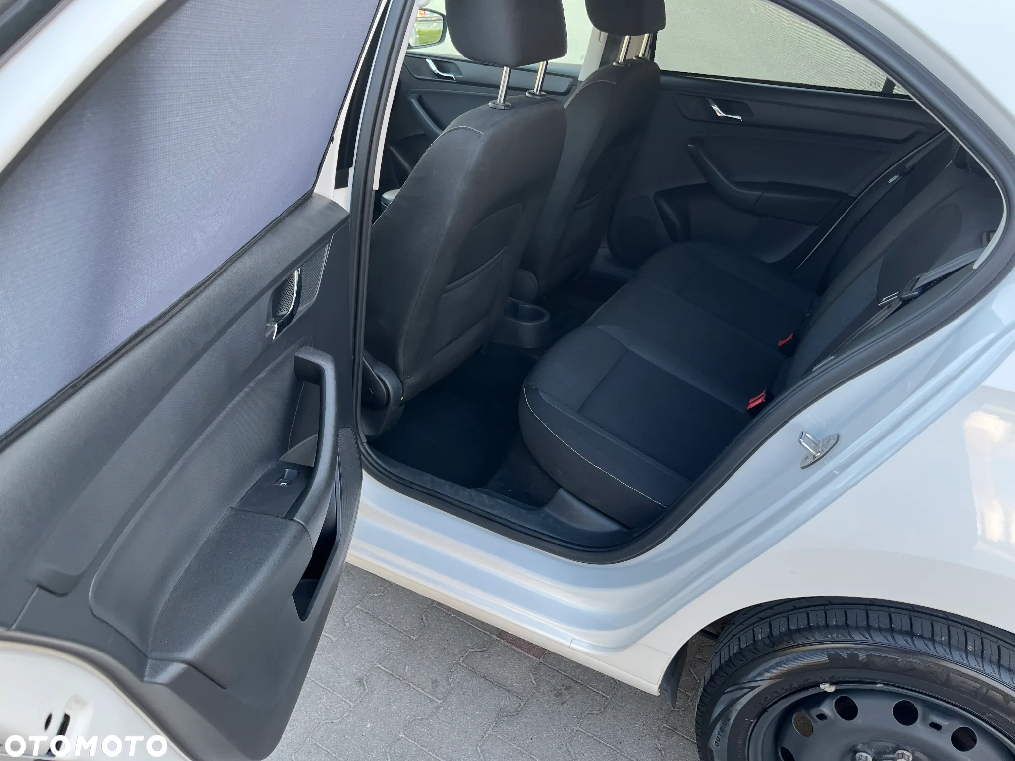 Skoda RAPID 1.6 TDI DPF Ambition Max - 11