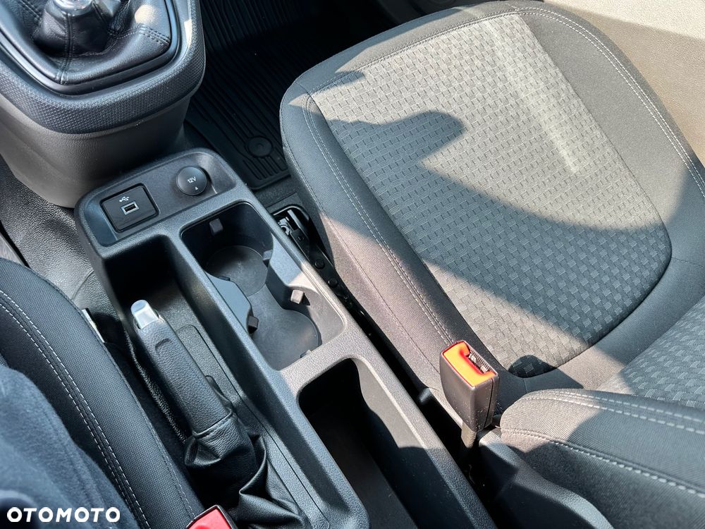 Ford Transit Connect - 11