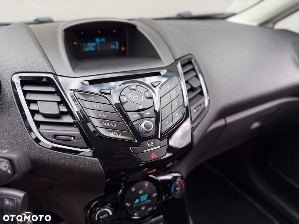Ford Fiesta 1.0 EcoBoost Titanium - 33