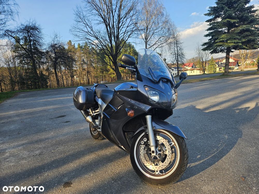 Yamaha FJR - 28