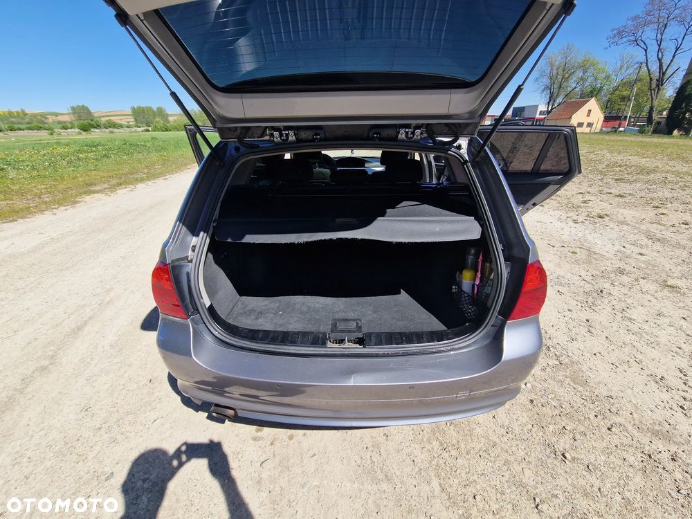 BMW Seria 3 318i - 13
