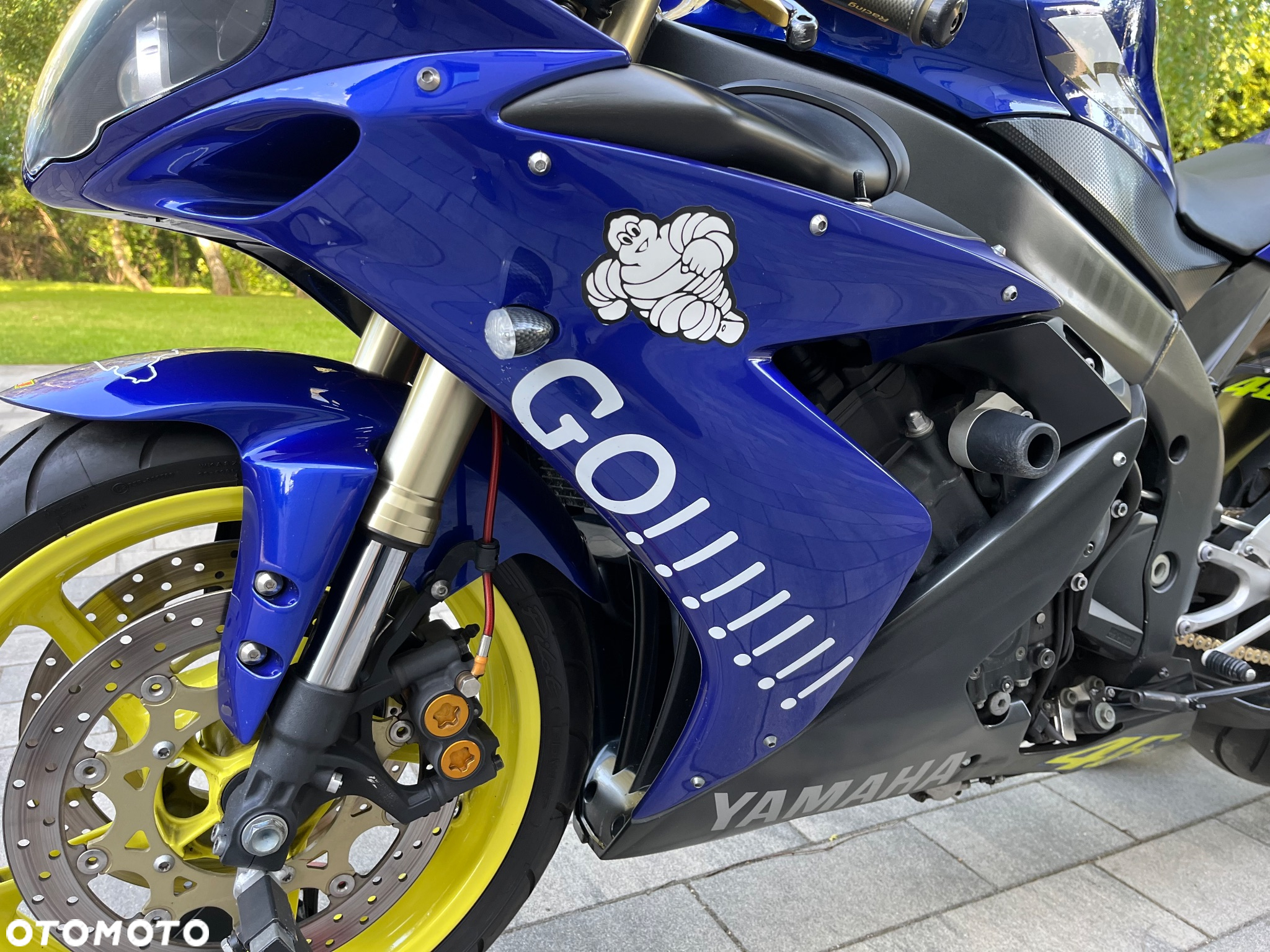 Yamaha R1 - 12