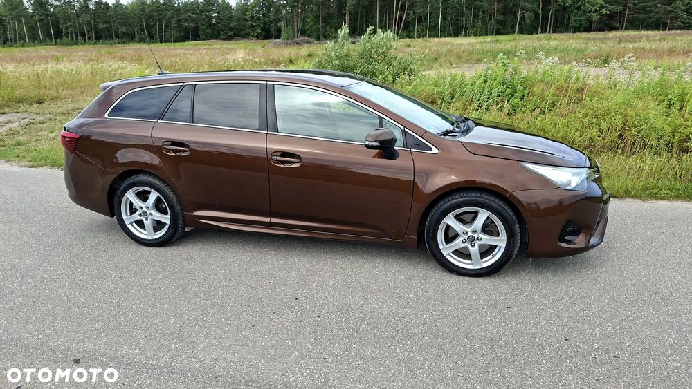 Toyota Avensis 2.0 D-4D Premium - 15