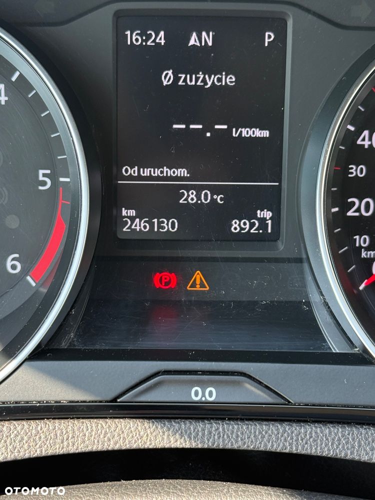 Volkswagen Passat 1.6 TDI SCR DSG Comfortline - 13