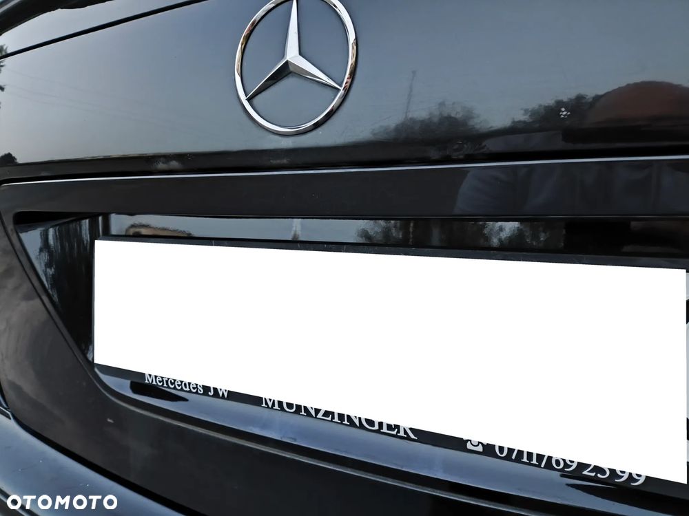 Mercedes-Benz Klasa C 180 T Kompressor Classic - 16