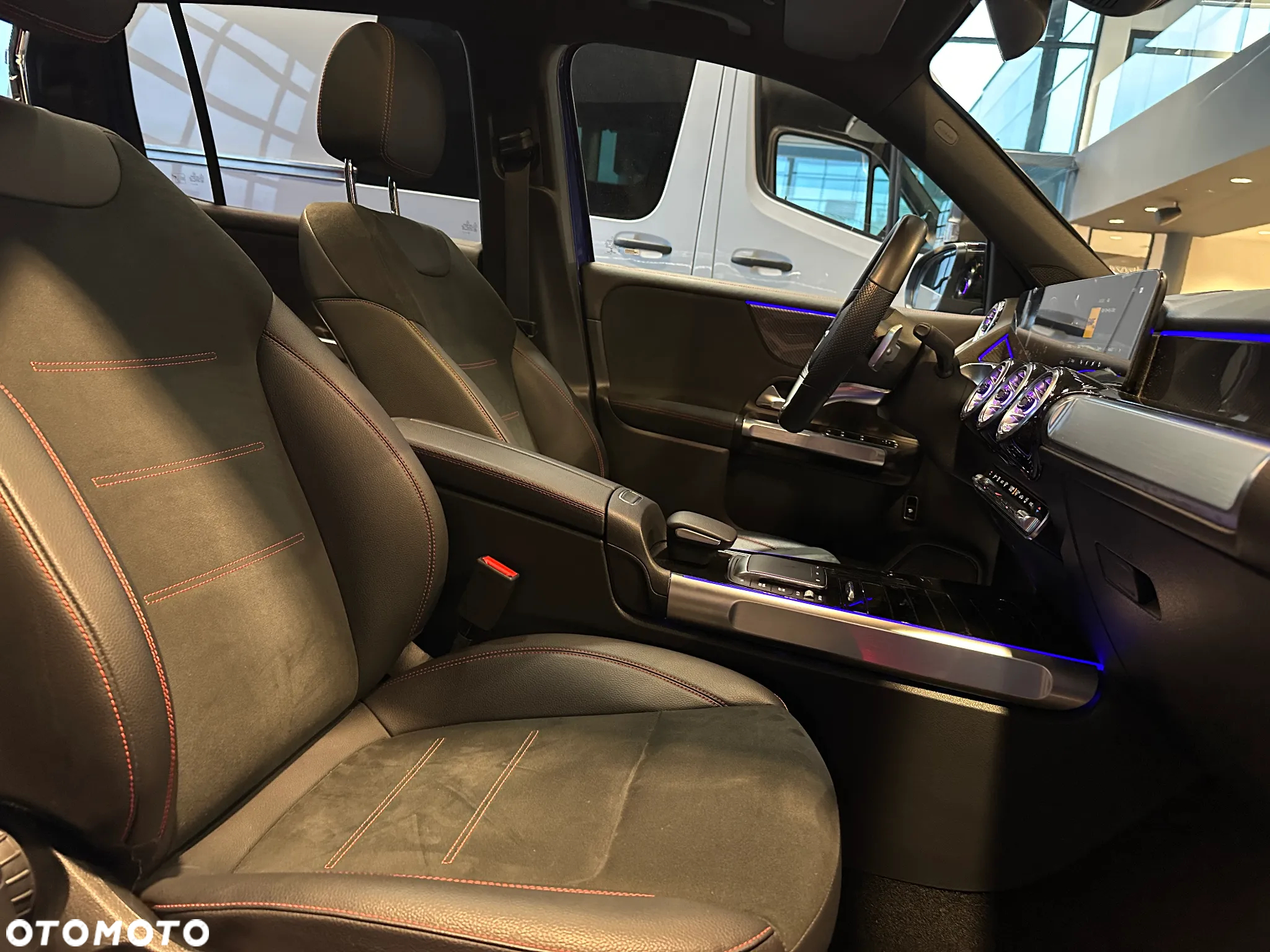 Mercedes-Benz GLB 200 d AMG Line 8G-DCT - 14
