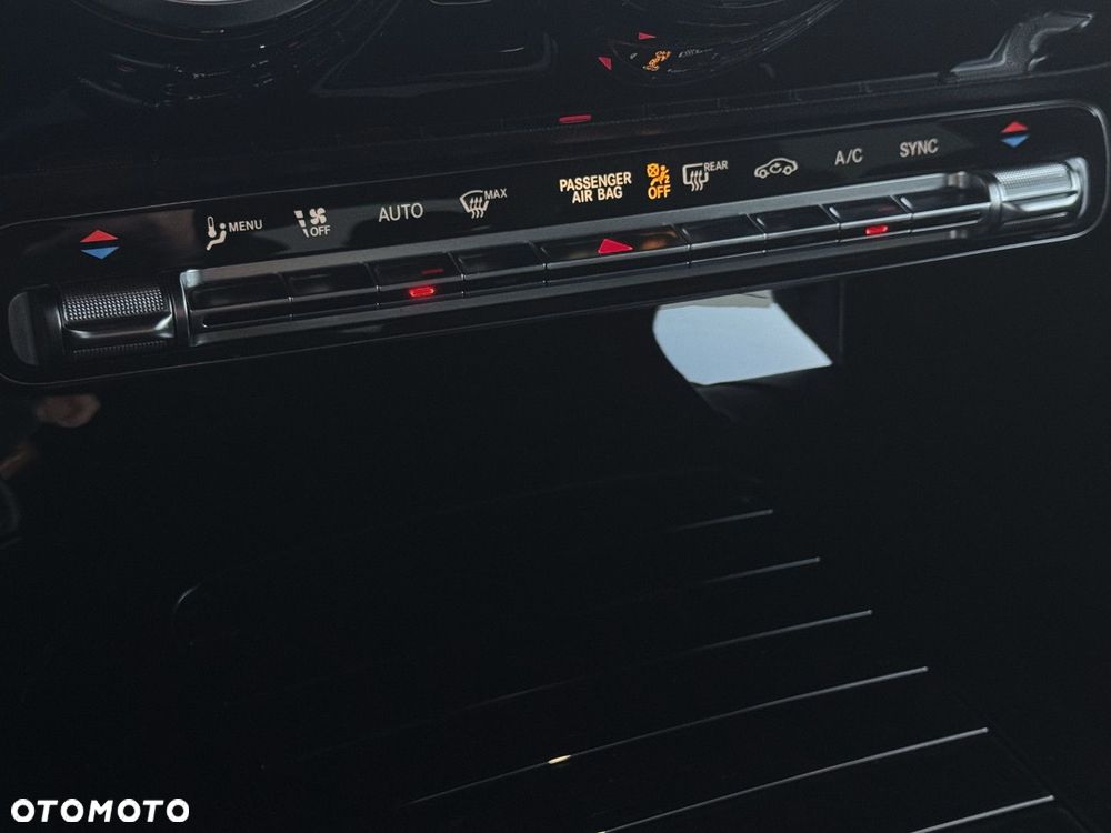 Mercedes-Benz CLA - 18