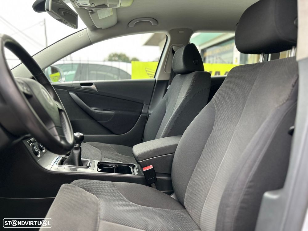 VW Passat Variant 1.9 TDi Confortline - 22