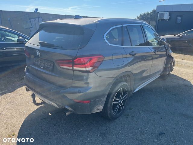 BMW X1 xDrive18d Sport Line sport - 6