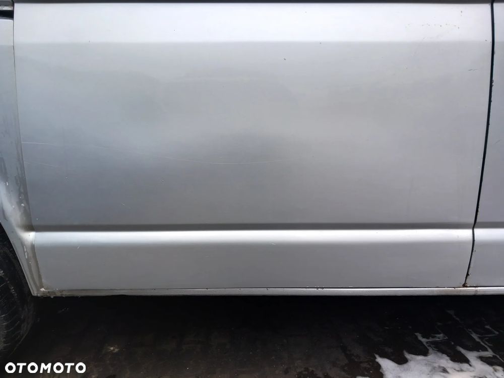 VW T5 DRZWI PRAWE BOCZNE PRZESÓWNE KOLOR: LA7W - 4