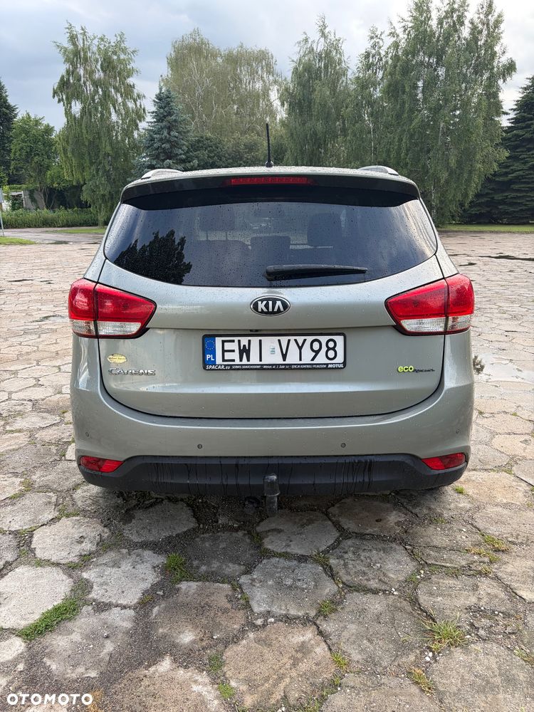 Kia Carens - 6