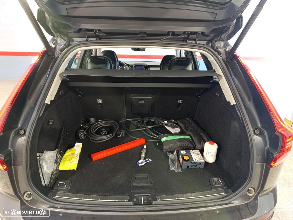 Volvo XC 60 2.0 T6 PHEV Core AWD - 11
