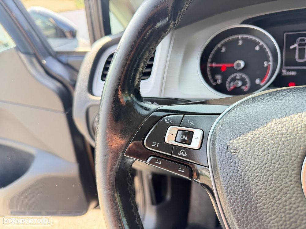 VW Golf Variant 1.6 TDi Confortline DSG - 27