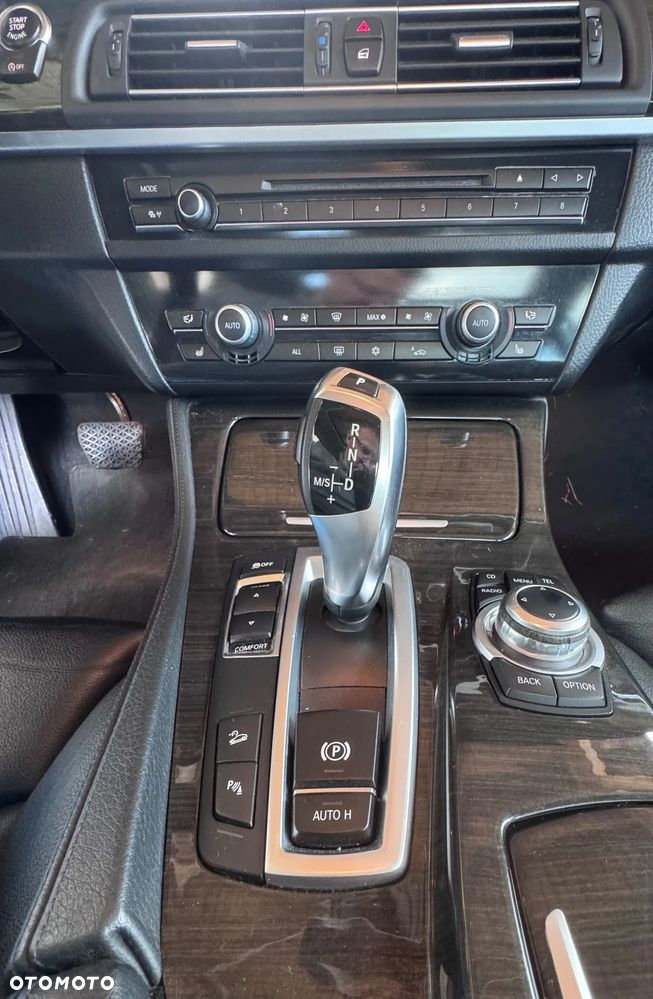 BMW Seria 5 525d xDrive Touring - 24