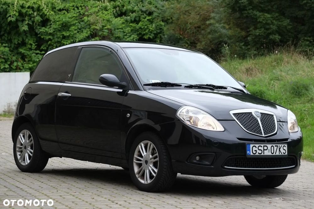 Lancia Ypsilon 1.4 8V Oro (4 os.) - 24