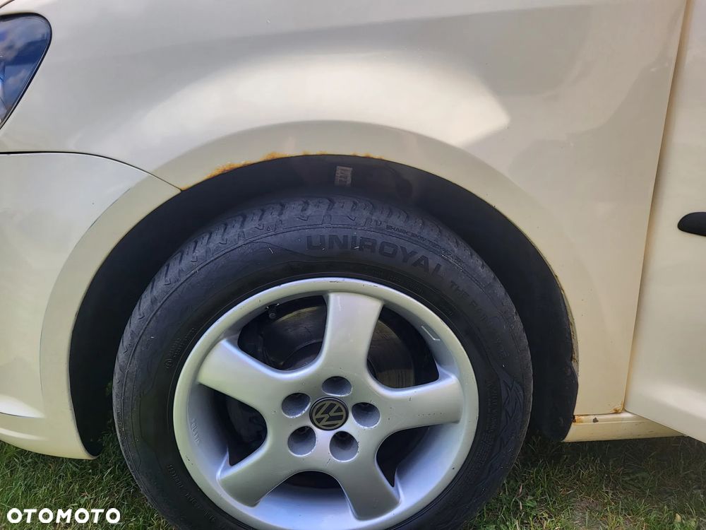 Volkswagen Touran - 5