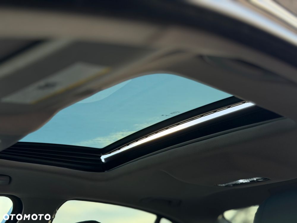 BMW Seria 5 528i xDrive - 13