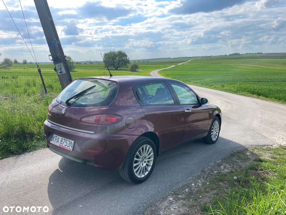 Alfa Romeo 147 1.9 JTD 16V Progress - 6