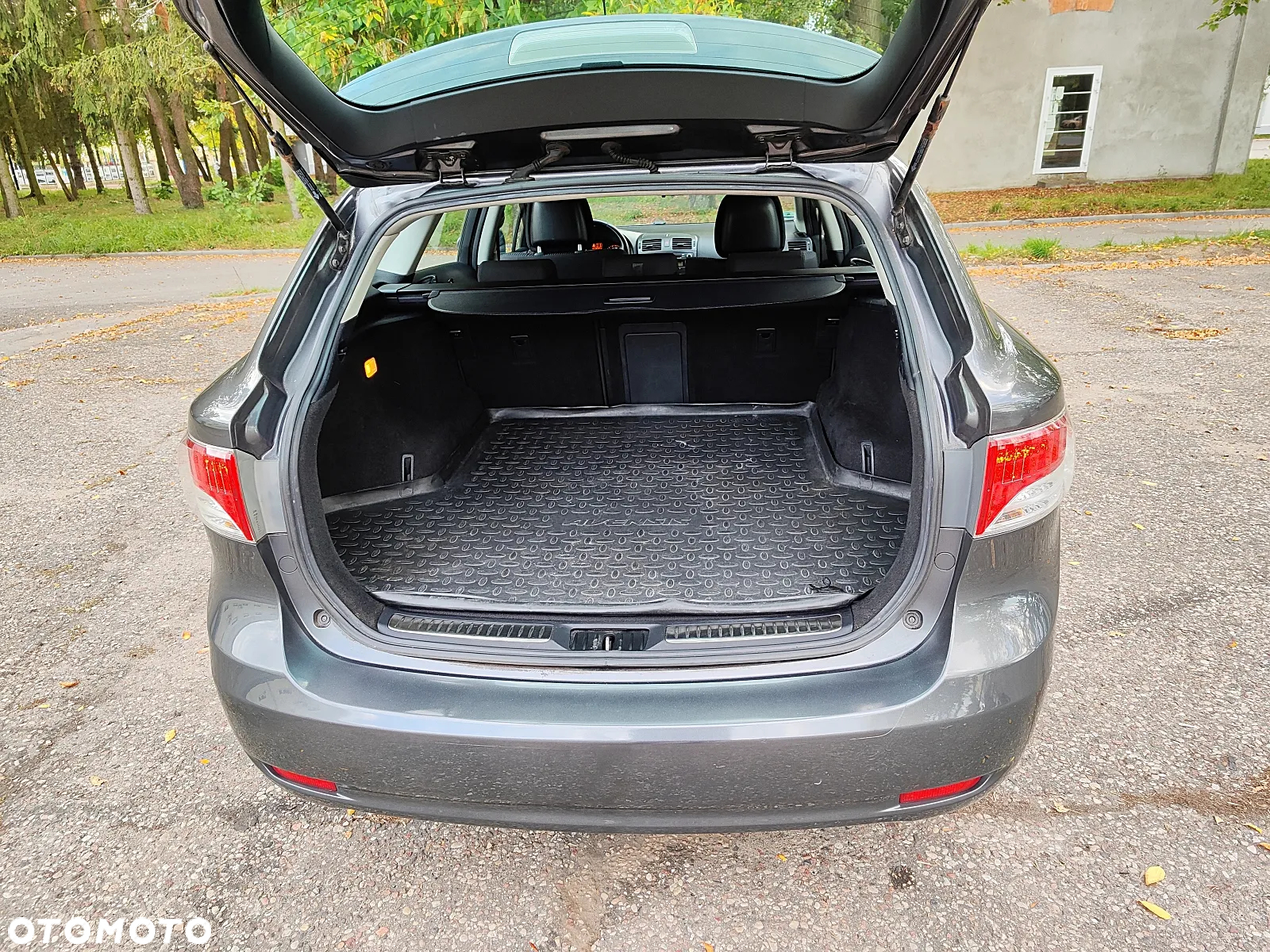Toyota Avensis 1.8 Sol - 12