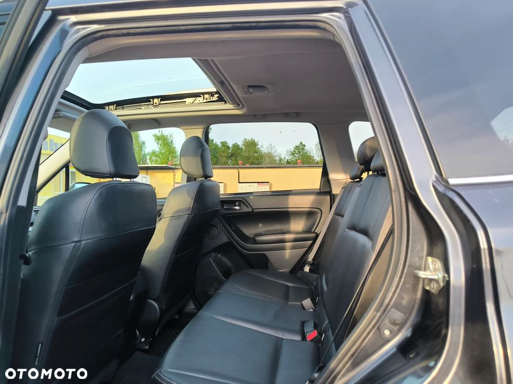 Subaru Forester 2.0XT Platinum Lineartronic - 18