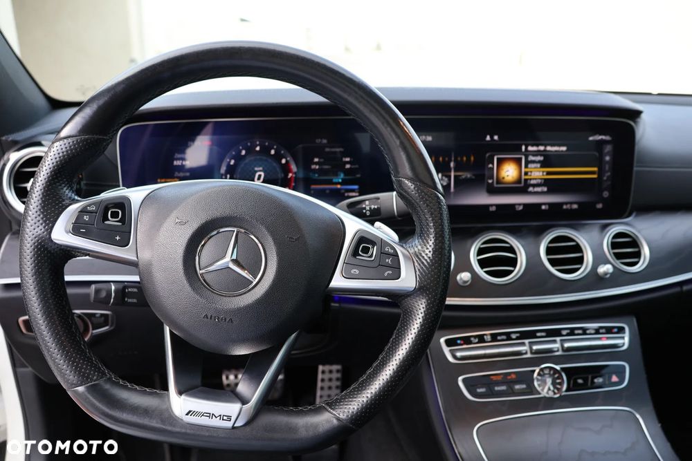 Mercedes-Benz Klasa E 43 AMG 4Matic 9G-TRONIC - 26