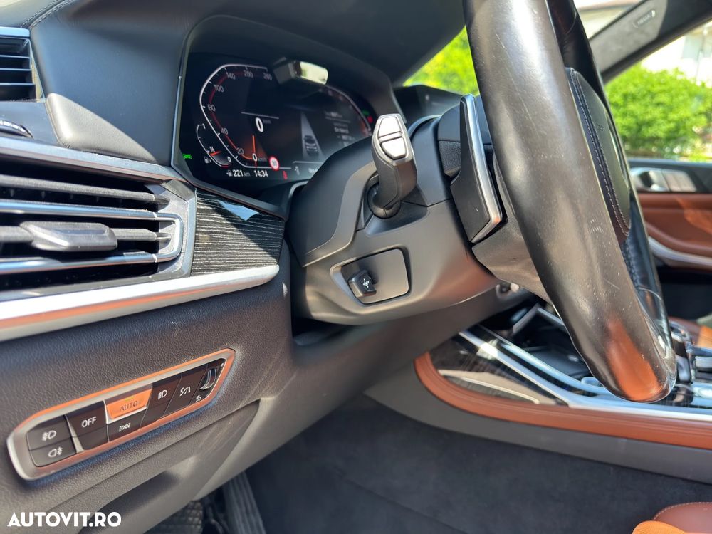 BMW X7 - 24