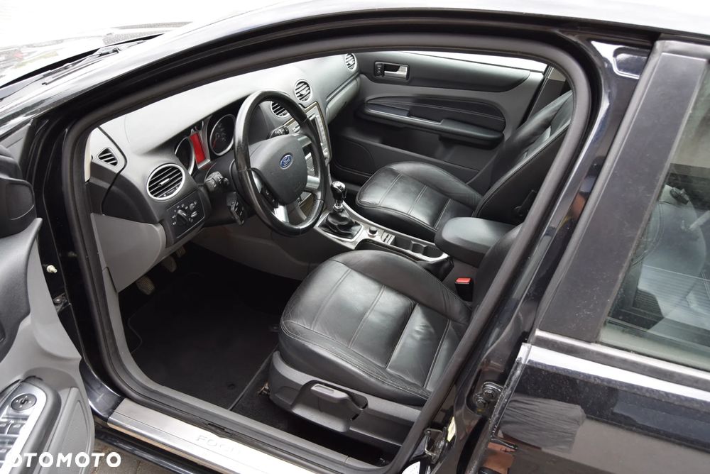 Ford Focus 2.0 TDCi DPF Ghia - 7