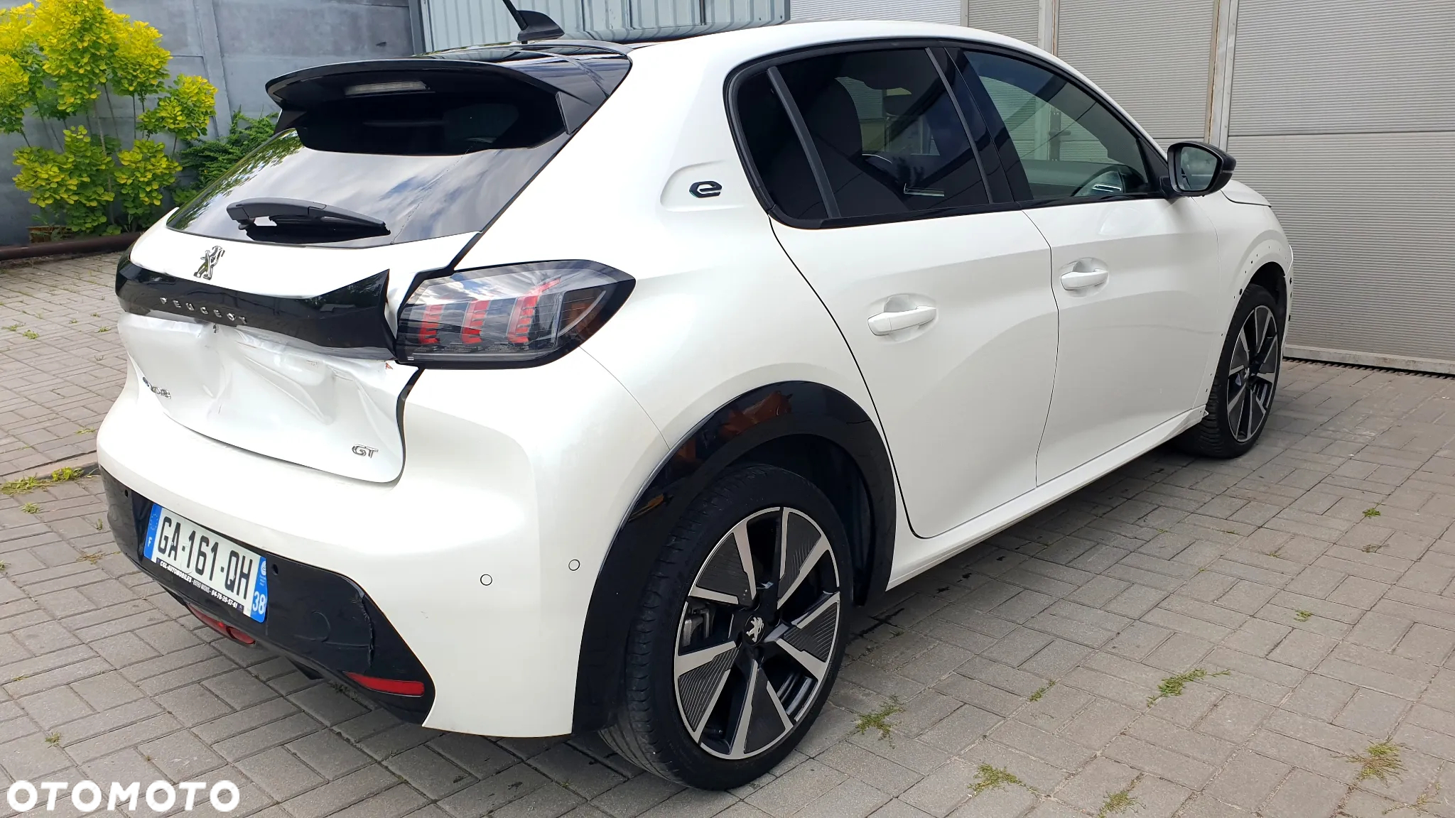 Peugeot 208 e-208 GT - 8
