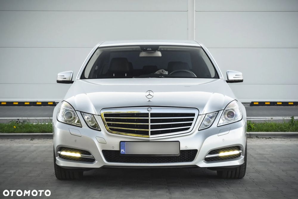 Mercedes-Benz Klasa E 200 CGI BlueEFFICIENCY 7G-TRONIC Avantgarde - 21