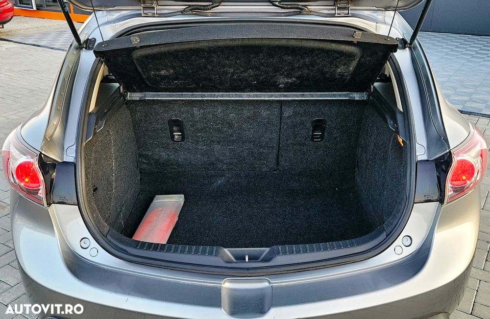 Mazda 3 - 13