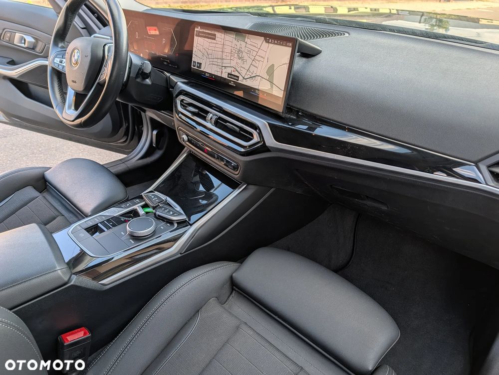 BMW Seria 3 318i Luxury Line - 24