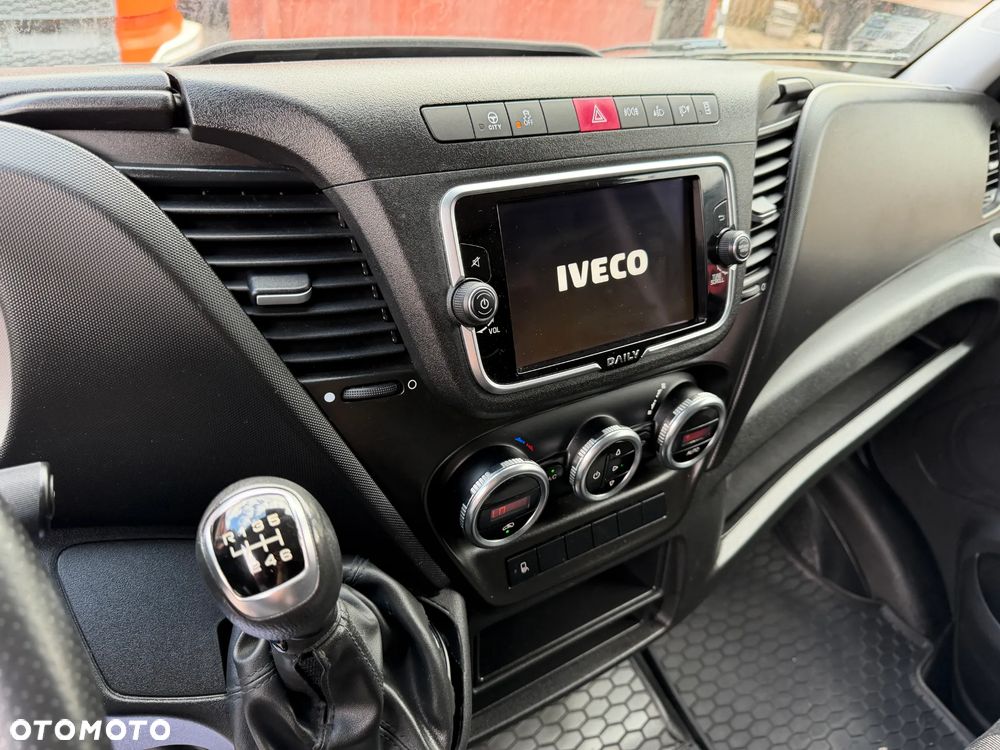 Iveco 50C18 KONTENER 5.0 M + WINDA DHOLLANDIA 1000 KG / BLIŹNIAK PODWÓJNE KOŁA / 3 MIEJSCA / PRAWO JAZDY KATEGORIA "B" / 35C18 / POLSKI SALON !! - 38