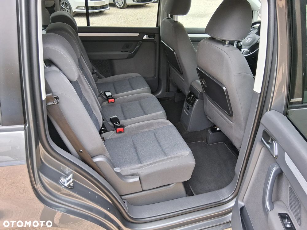 Volkswagen Touran 2.0 TDI DPF BlueMotion Technology STYLE - 13