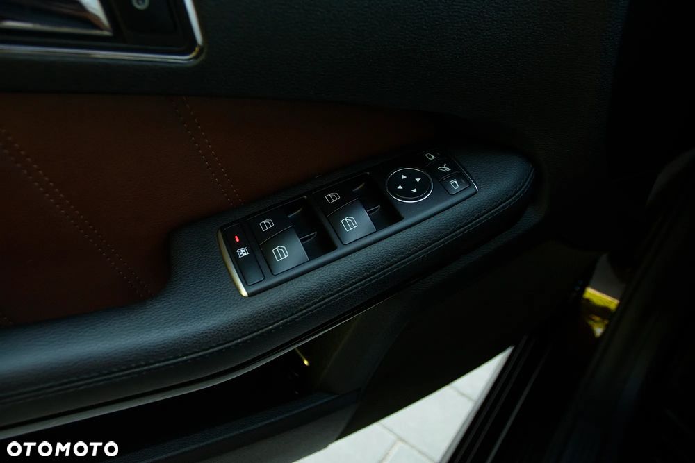 Mercedes-Benz Klasa E 350 CDI BlueEff Avantgarde - 26