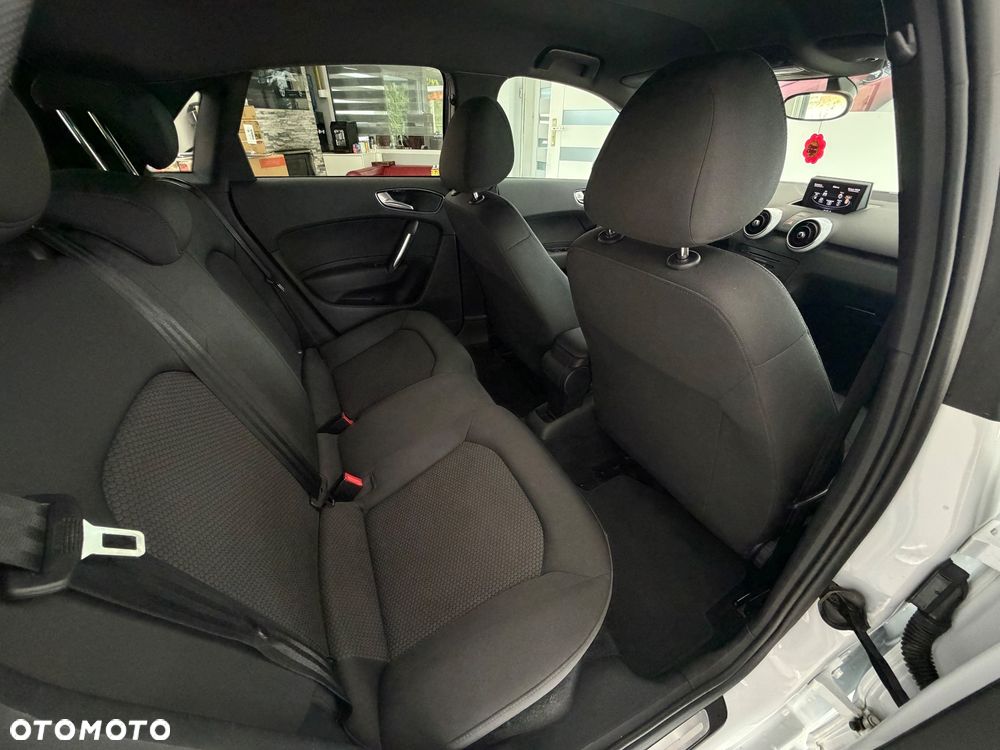 Audi A1 Sportback 1.2 TFSI S line edition m S line Sportpaket - 6