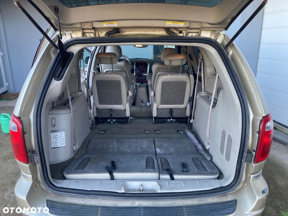 Chrysler Town & Country 3.8 - 7