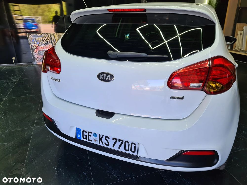 Kia Ceed 1.6 CRDi ISG Spirit - 8